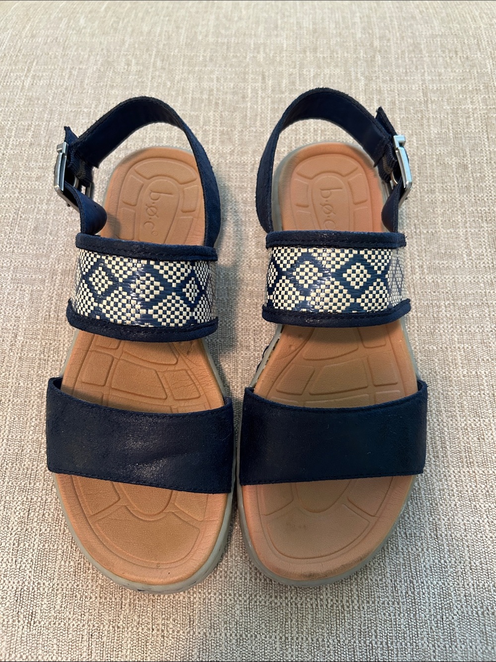 b.o.c. Navy and Tan Patterned Strap women’s sandals size 7